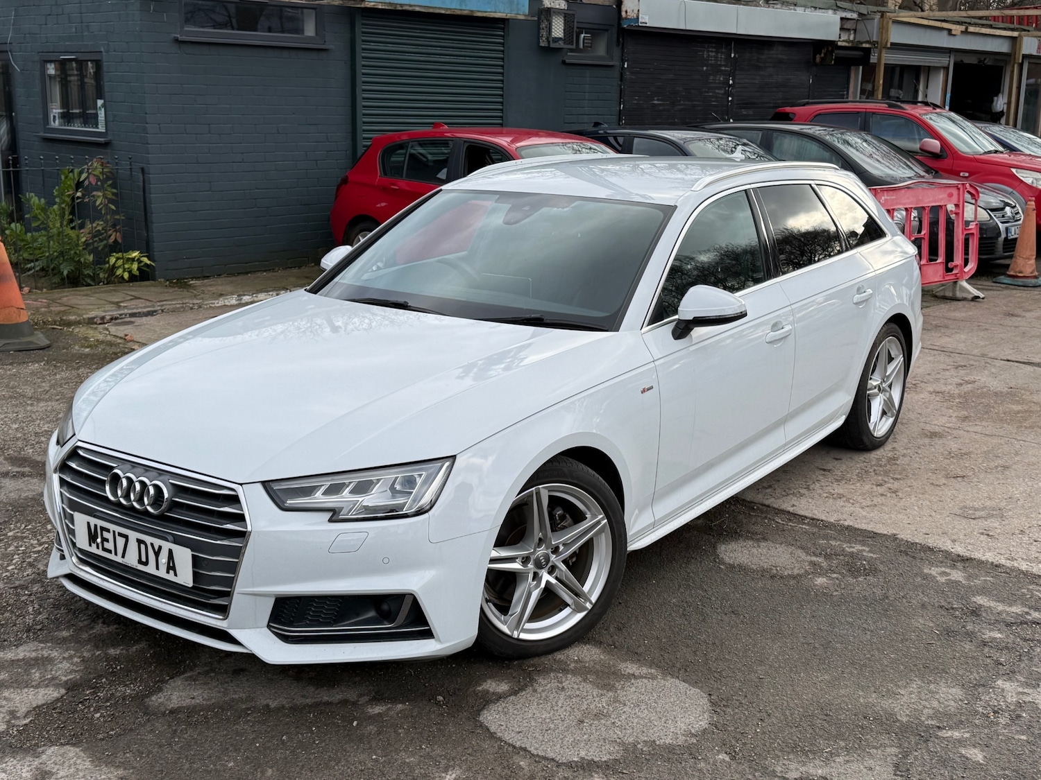 Used Audi A4 2017 for sale - 77926701: Photo 2