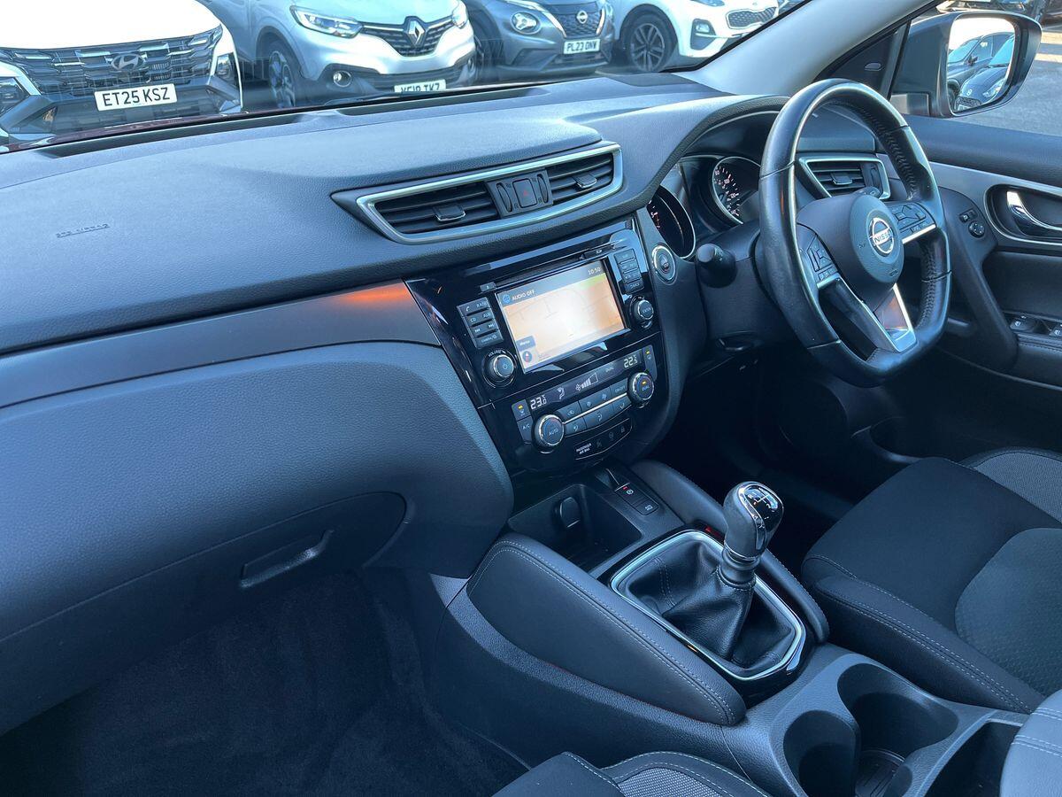 Used Nissan Qashqai 2018 for sale - 77104220: Photo 2