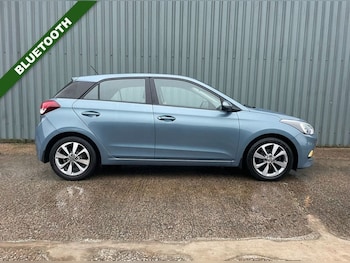Used Hyundai i20 2016 for sale - 76973806: Photo
