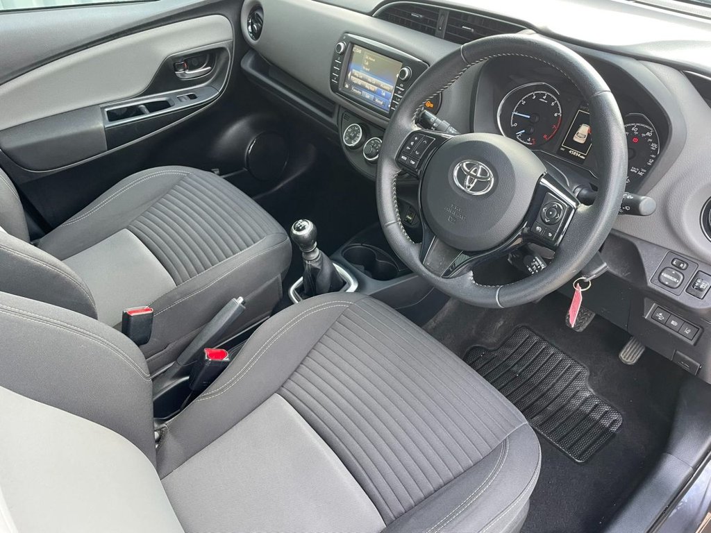 Used Toyota Yaris 2019 for sale - 77879903: Photo 19