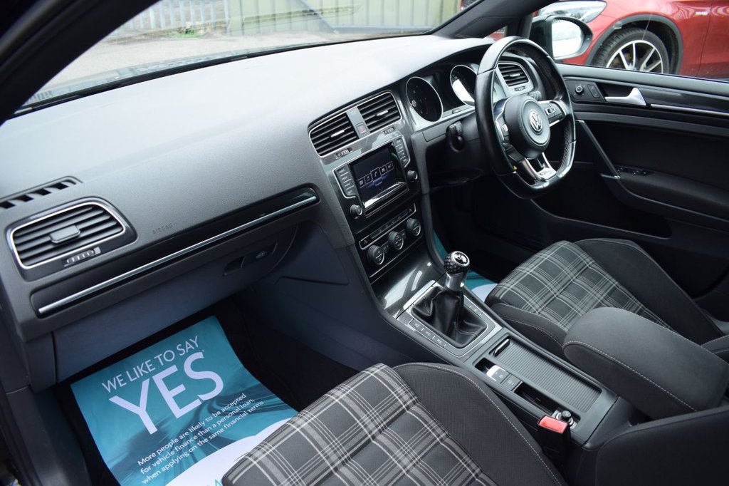 Used Volkswagen Golf 2014 for sale - 76285351: Photo 14