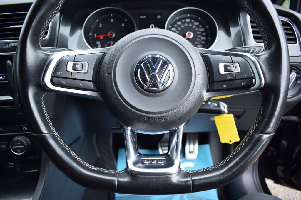 Used Volkswagen Golf 2014 for sale - 76285351: Photo 40