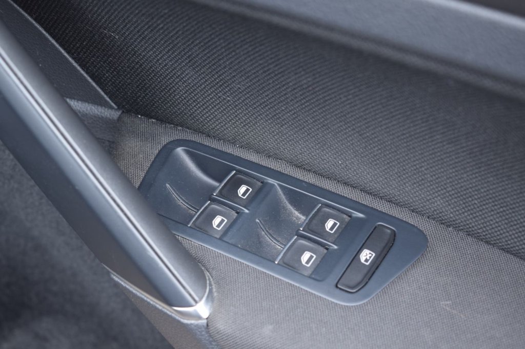 Used Volkswagen Golf 2014 for sale - 76285351: Photo 43