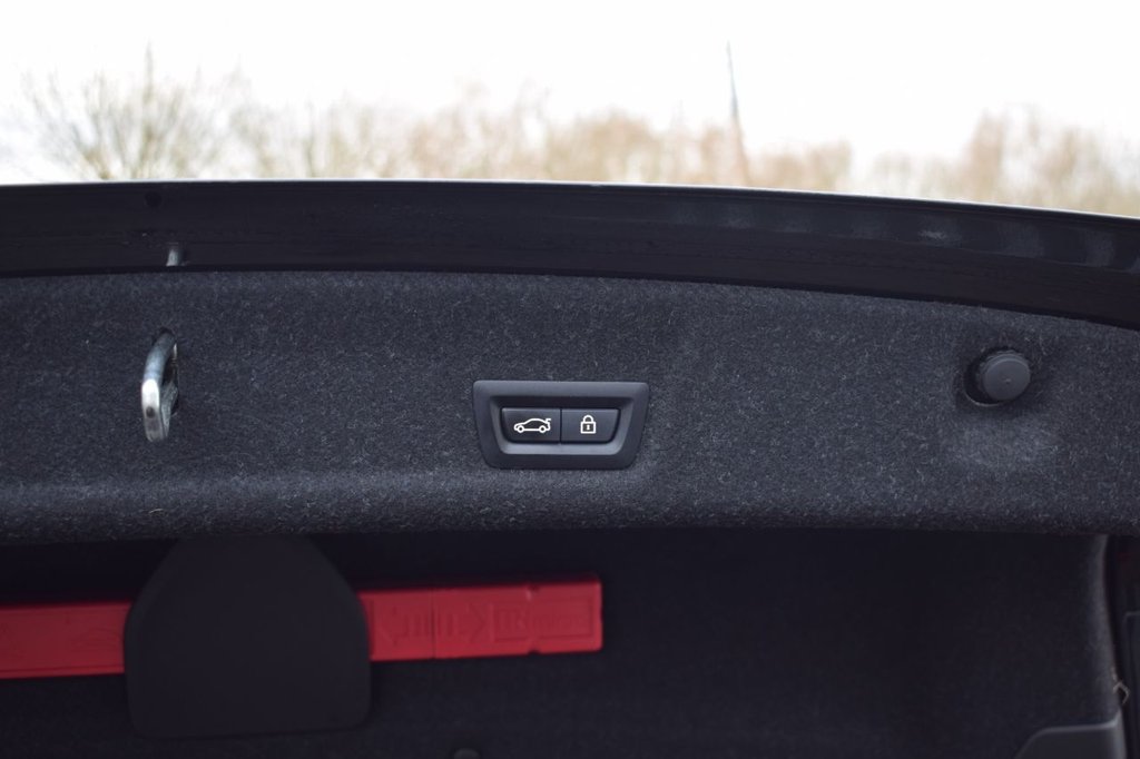 Used BMW 3 Series 2019 for sale - 77231500: Photo 41