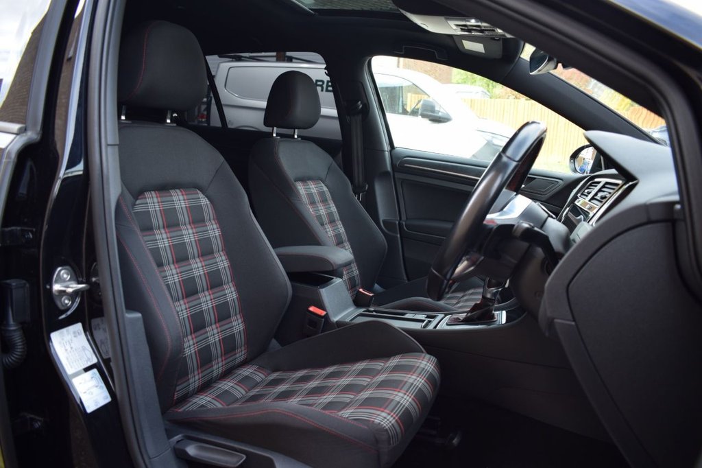 Used Volkswagen Golf 2020 for sale - 78141818: Photo 15