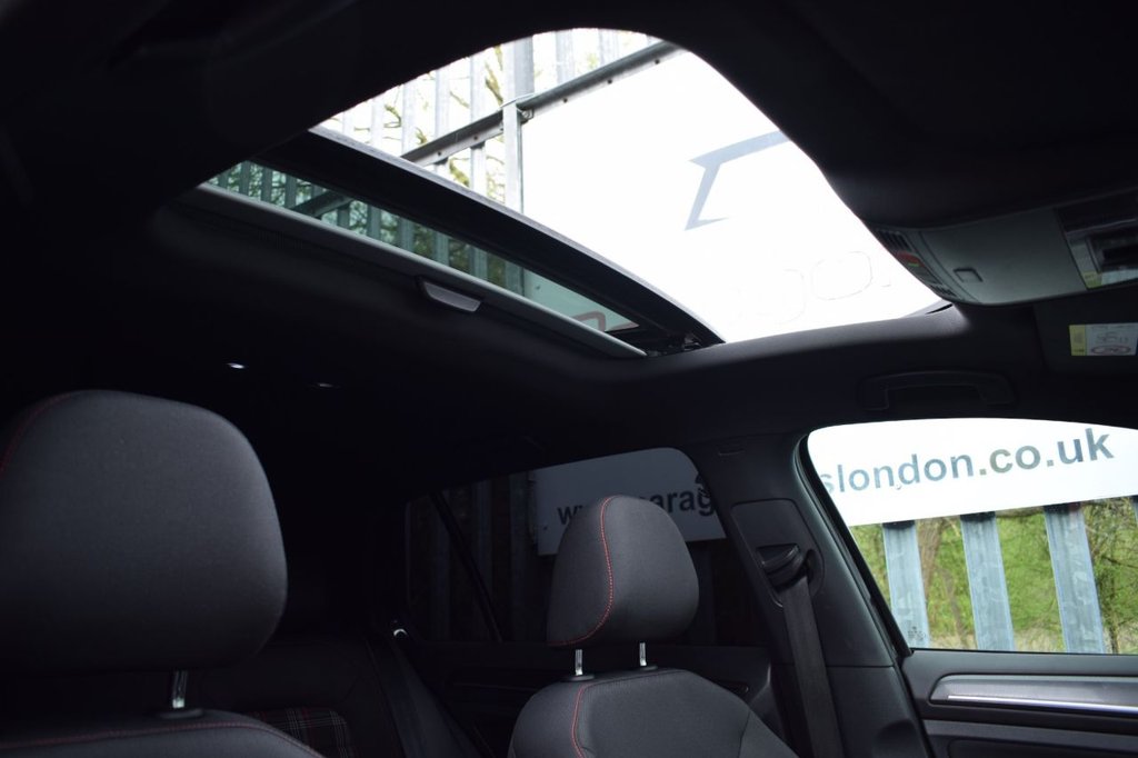 Used Volkswagen Golf 2020 for sale - 78141818: Photo 32