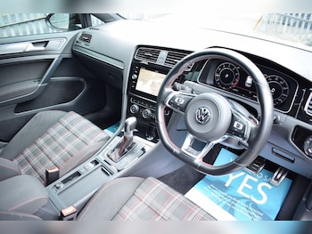 Used Volkswagen Golf 2018 for sale - 78619684: Photo