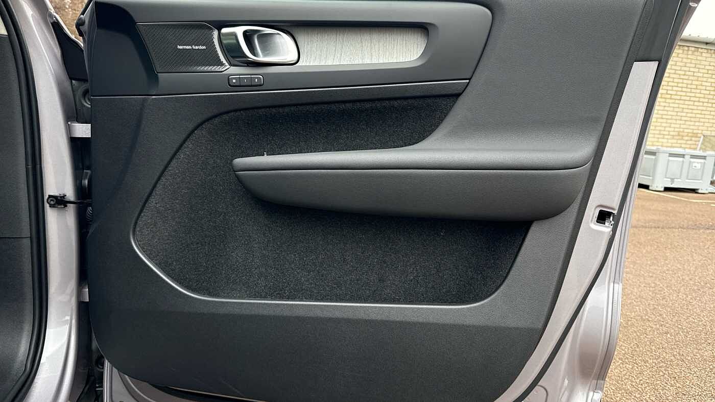 Used Volvo XC40 2025 for sale - 78035964: Photo 43