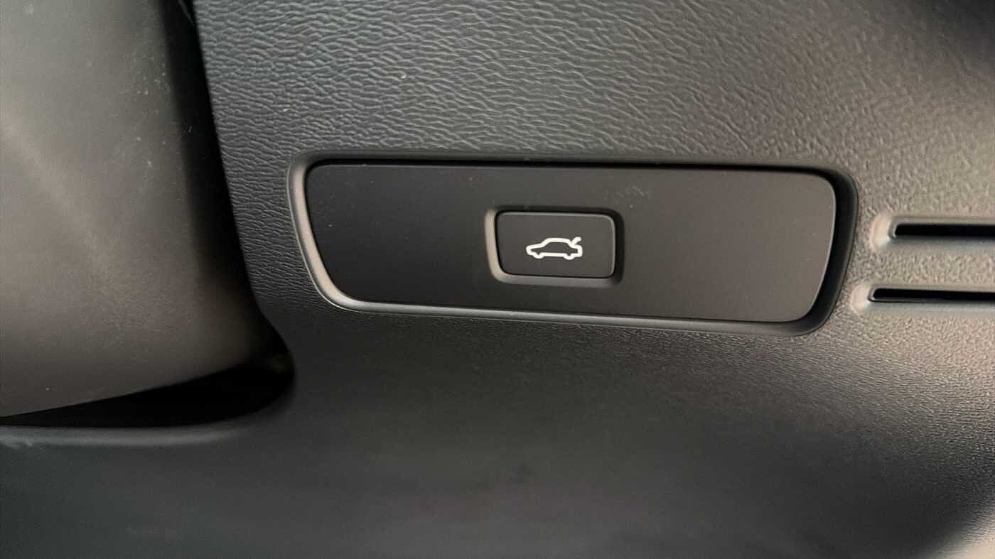 Used Volvo XC40 2023 for sale - 78035955: Photo 44