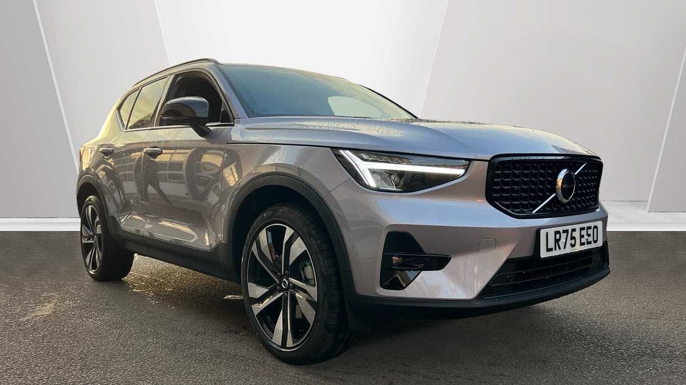 Used Volvo XC40 2025 for sale - 78035940: Photo 1