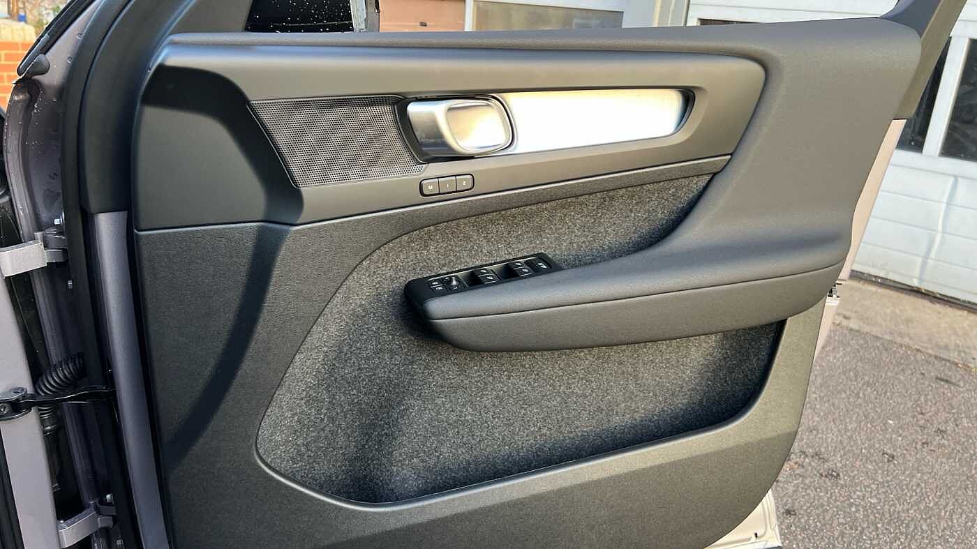 Used Volvo XC40 2025 for sale - 78035940: Photo 29