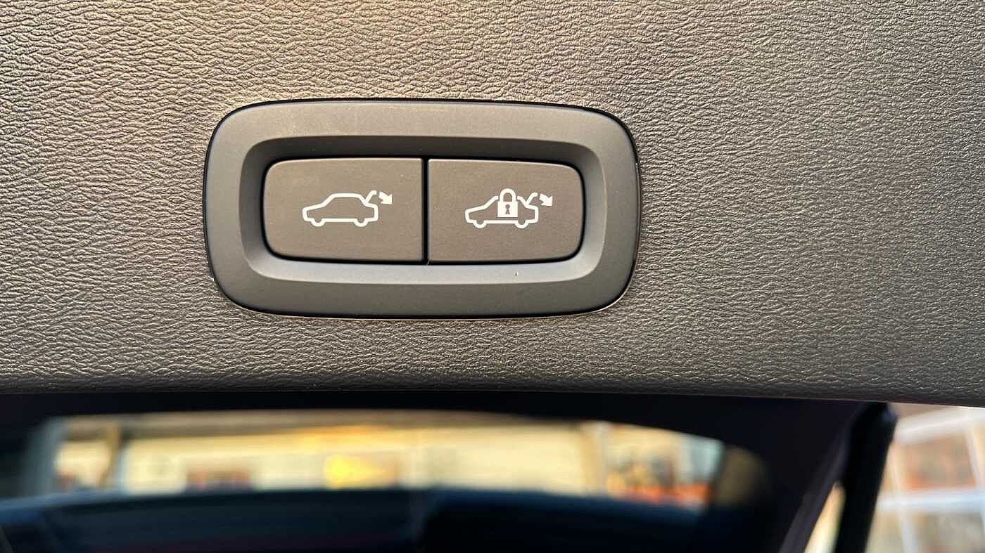 Used Volvo XC40 2025 for sale - 78035940: Photo 35