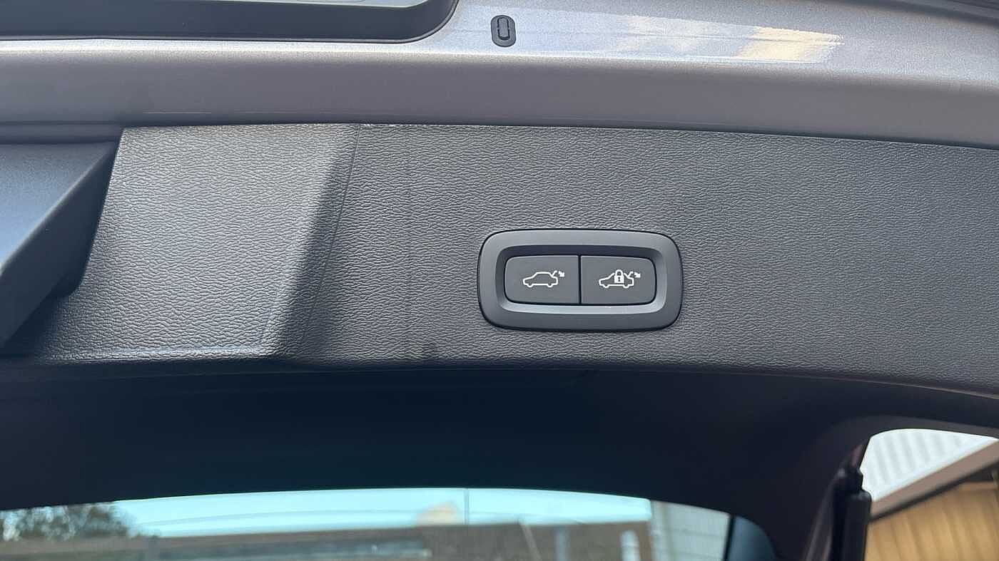 Used Volvo XC40 2025 for sale - 78035940: Photo 40