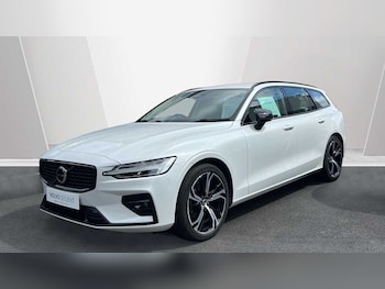 Used Volvo V60 2023 for sale - 78344000: Photo