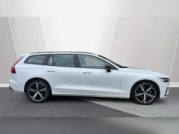 Used Volvo V60 2023 for sale - 78344000: Photo