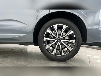 Used Volvo XC60 2023 for sale - 78681976: Photo