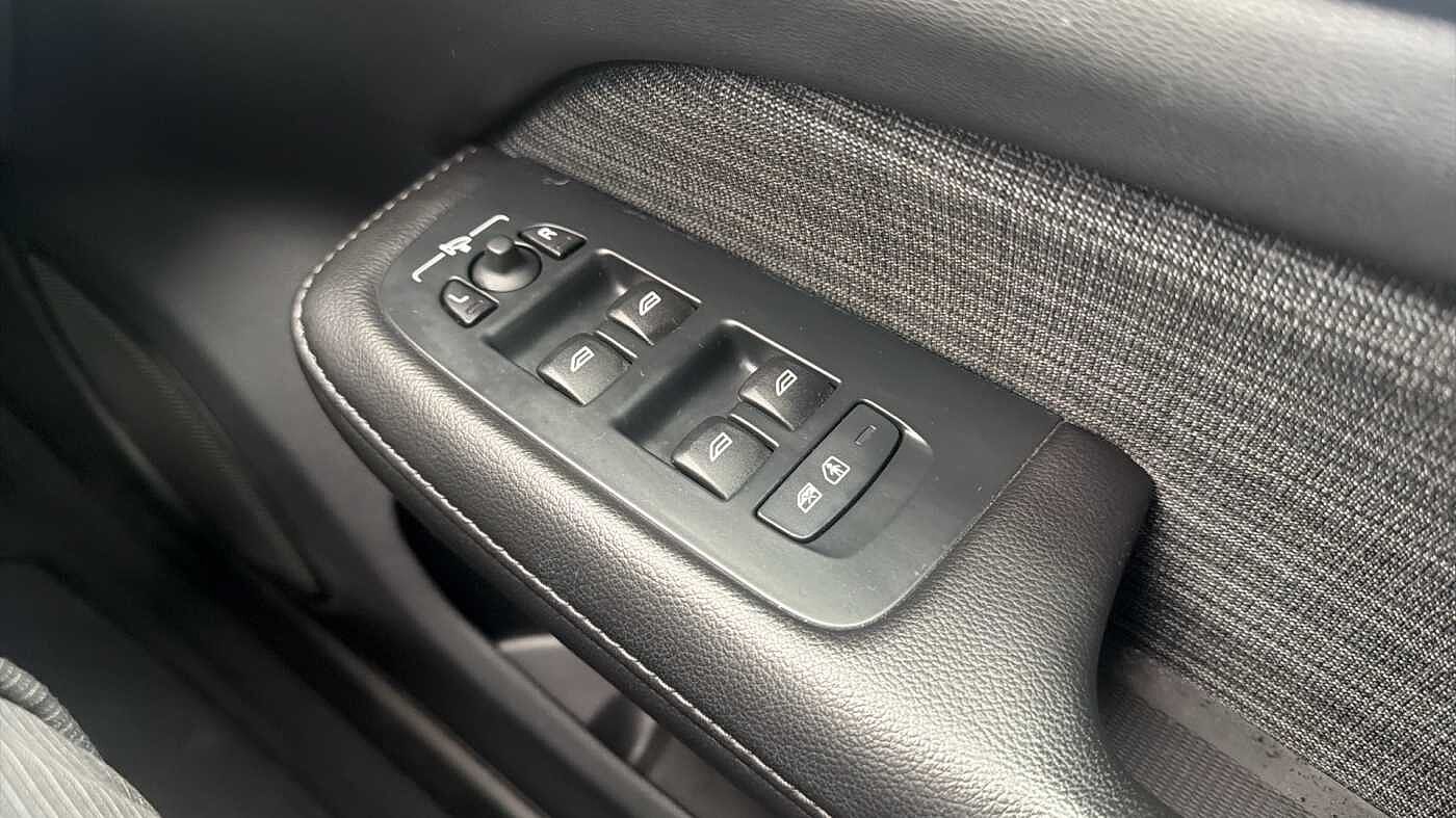 Used Volvo V60 2023 for sale - 78035958: Photo 24