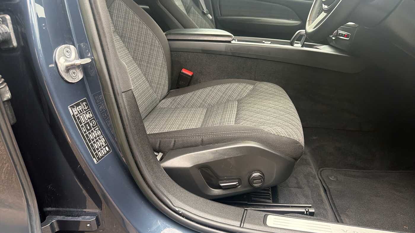 Used Volvo V60 2023 for sale - 78035958: Photo 30