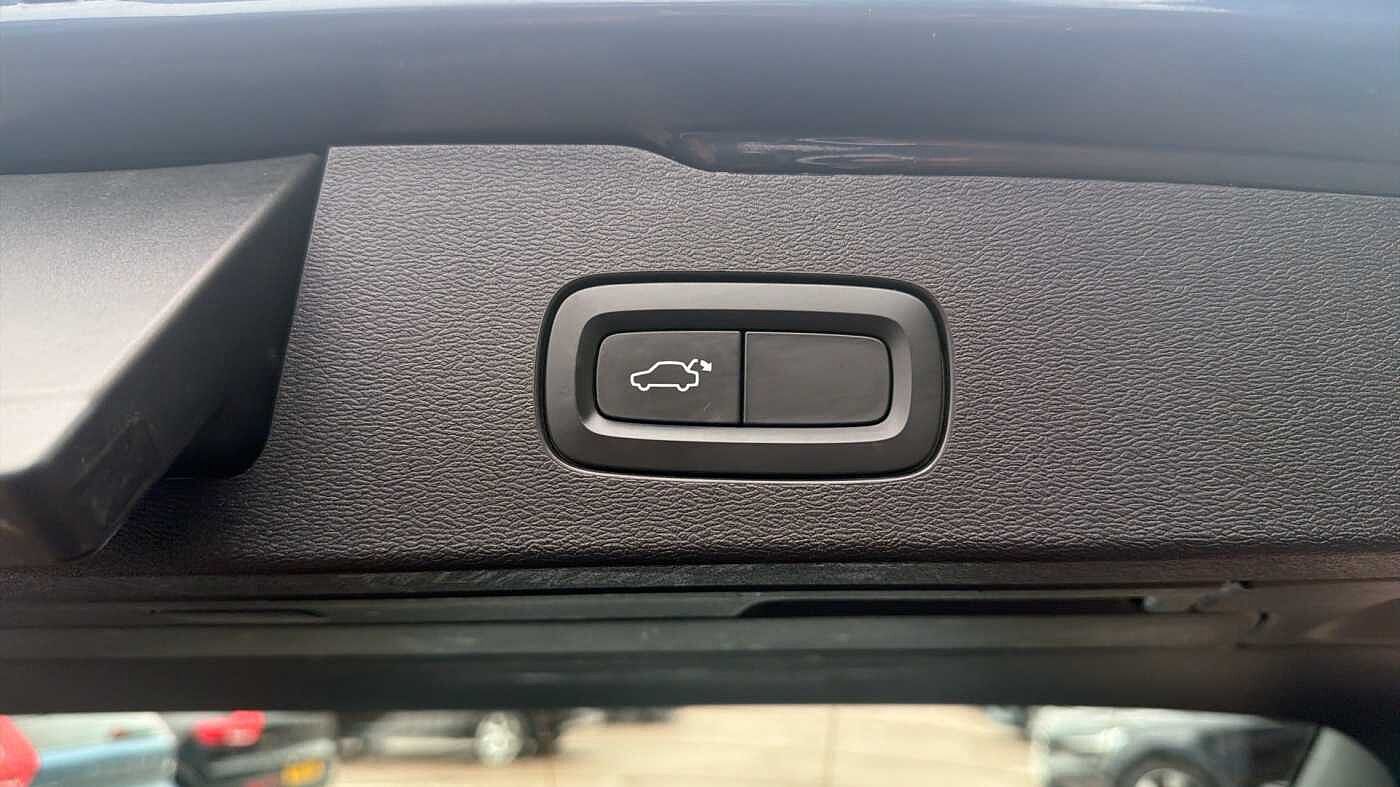 Used Volvo V60 2023 for sale - 78035958: Photo 35