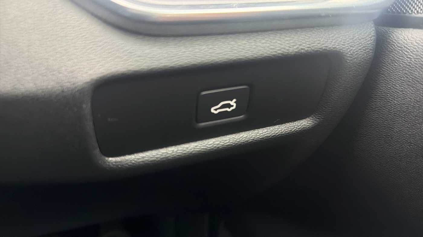 Used Volvo V60 2023 for sale - 78035958: Photo 40