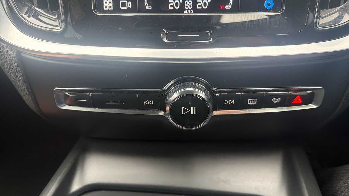 Used Volvo V60 2023 for sale - 78035958: Photo 42