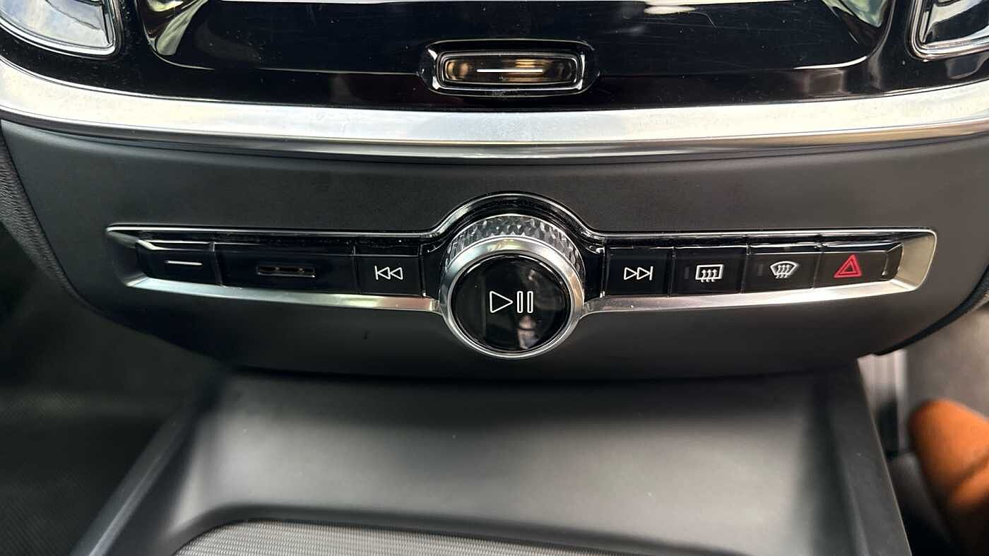 Used Volvo V60 2022 for sale - 78035956: Photo 47