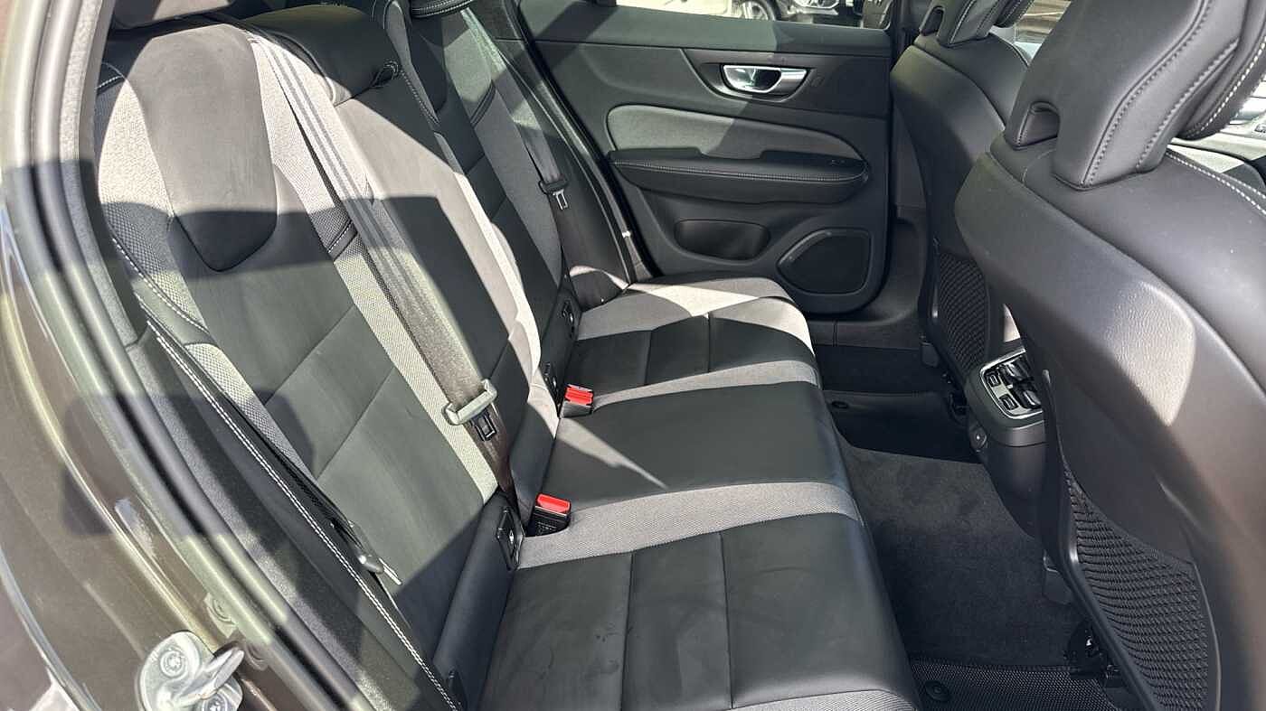 Used Volvo V60 2022 for sale - 78035956: Photo 8