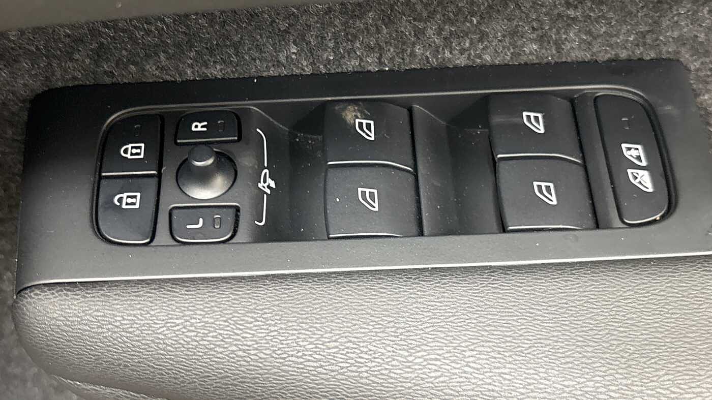 Used Volvo XC40 2025 for sale - 78035944: Photo 24