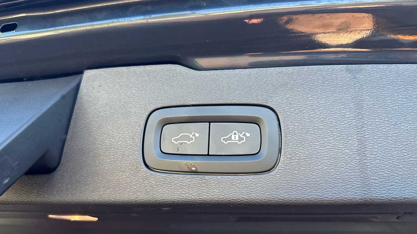 Used Volvo V60 2025 for sale - 78035936: Photo 37