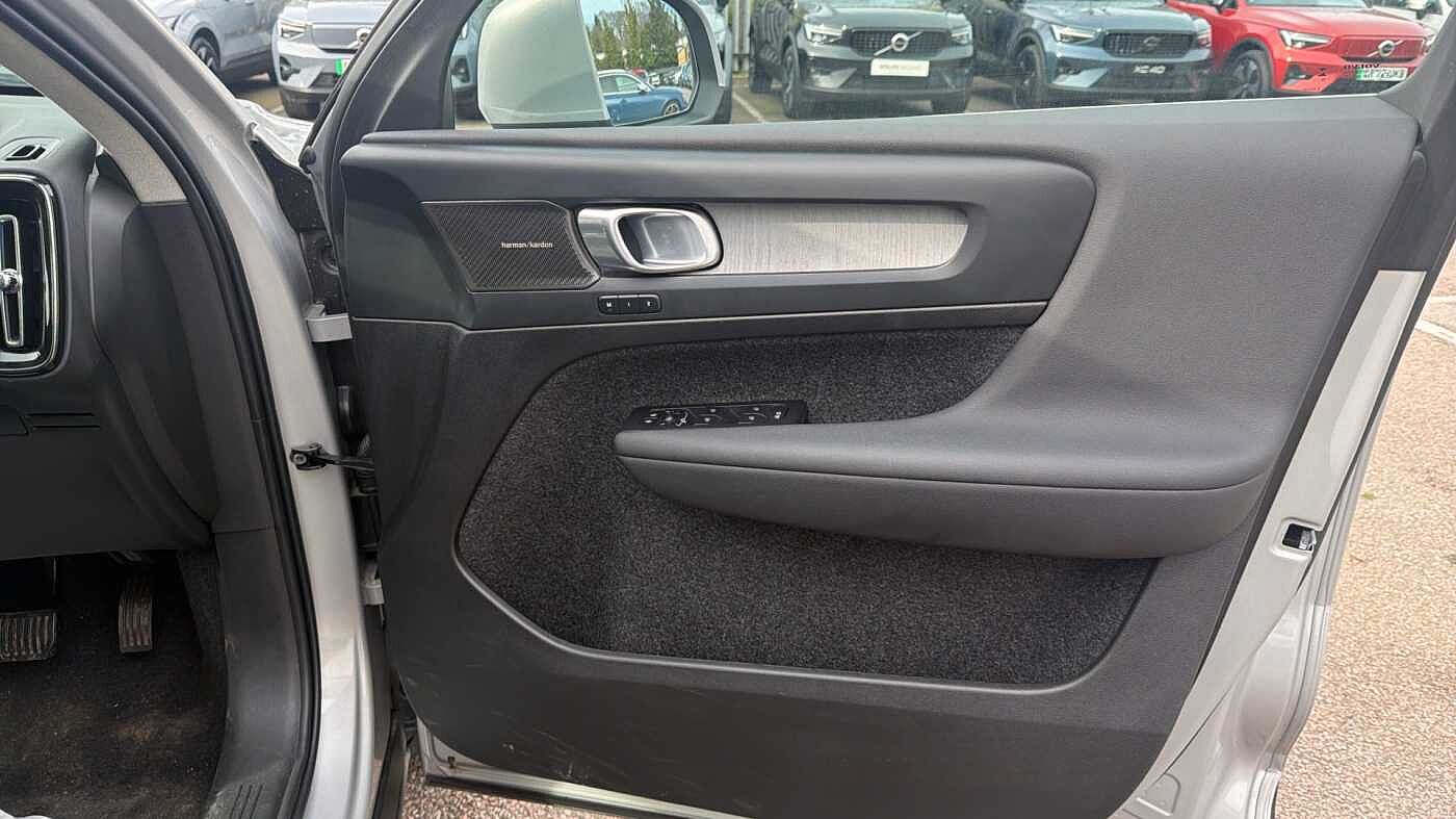 Used Volvo XC40 2025 for sale - 78035953: Photo 29