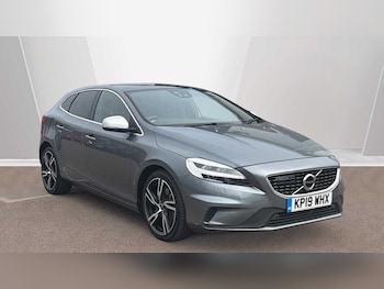 Used Volvo V40 2019 for sale - 78140497: Photo