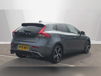 Used Volvo V40 2019 for sale - 78140497: Photo