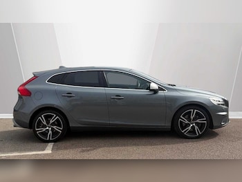 Used Volvo V40 2019 for sale - 78140497: Photo