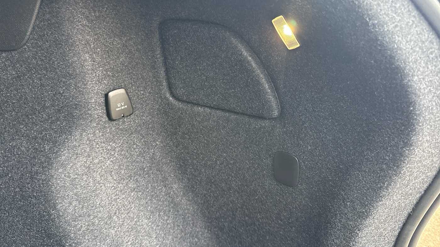 Used Volvo XC40 2025 for sale - 78035949: Photo 36