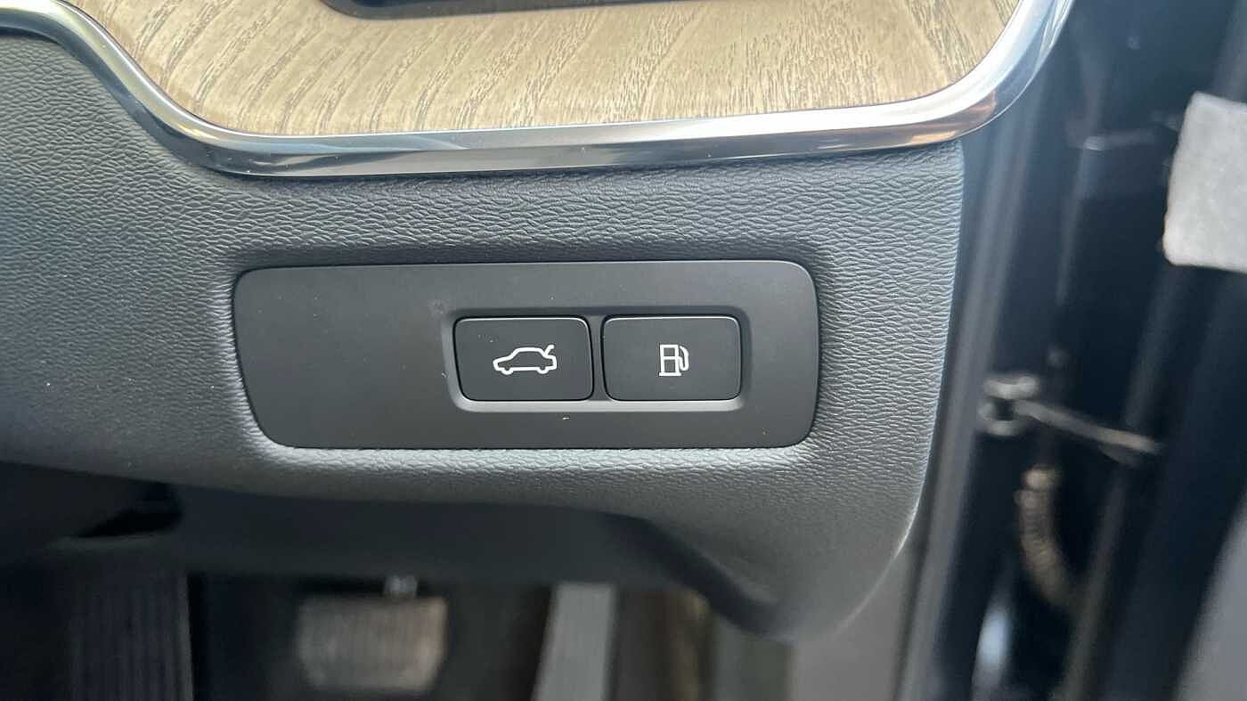 Used Volvo XC60 2025 for sale - 78035939: Photo 43