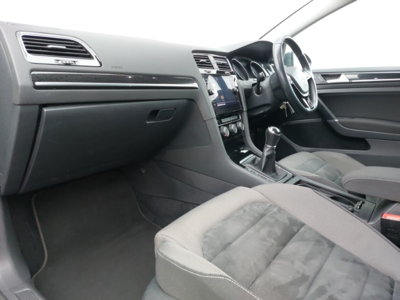 Used Volkswagen Golf 2018 for sale - 76410953: Photo 5