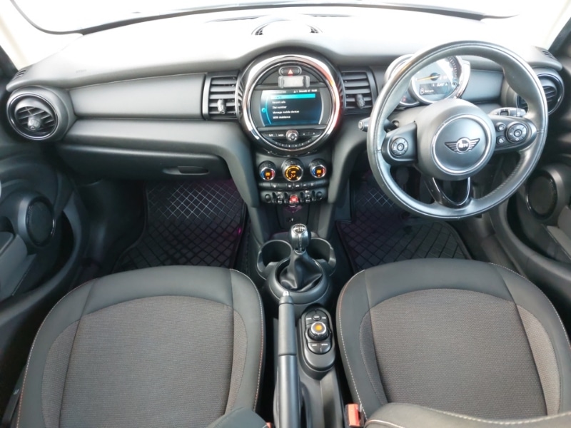 Used MINI Hatch 2018 for sale - 77585008: Photo 2