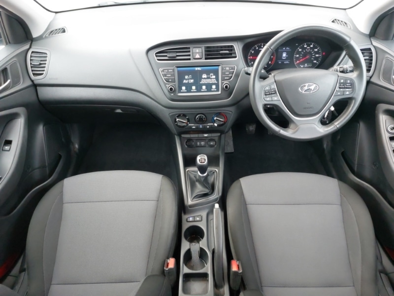 Used Hyundai i20 2020 for sale - 77669691: Photo 2