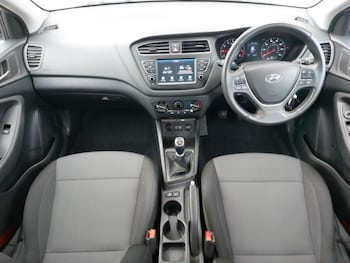 Used Hyundai i20 2020 for sale - 77669691: Photo