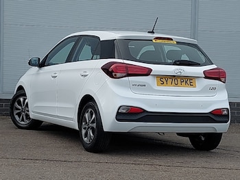 Used Hyundai i20 2020 for sale - 77669691: Photo