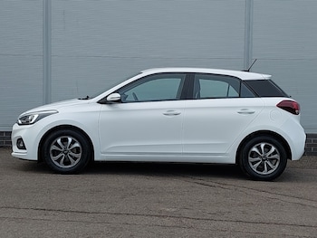 Used Hyundai i20 2020 for sale - 77669691: Photo