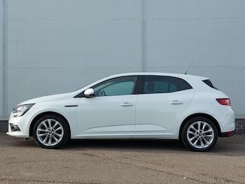 Used Renault Megane 2019 for sale - 77956651: Photo