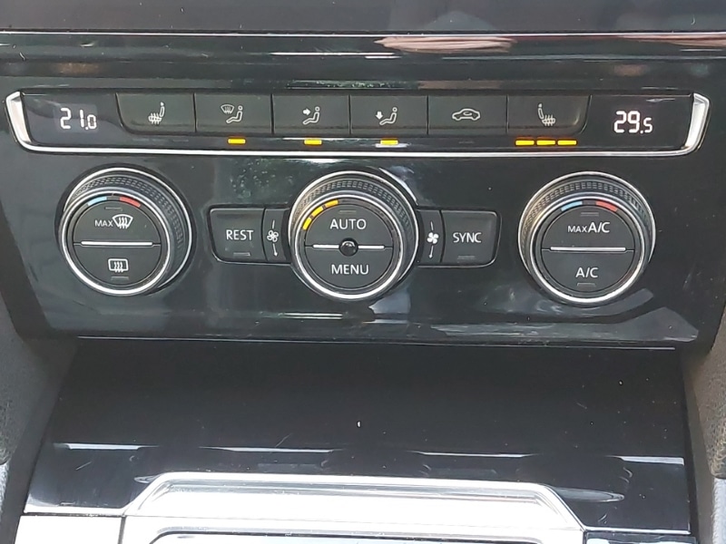 Used Volkswagen Passat 2018 for sale - 77304077: Photo 16