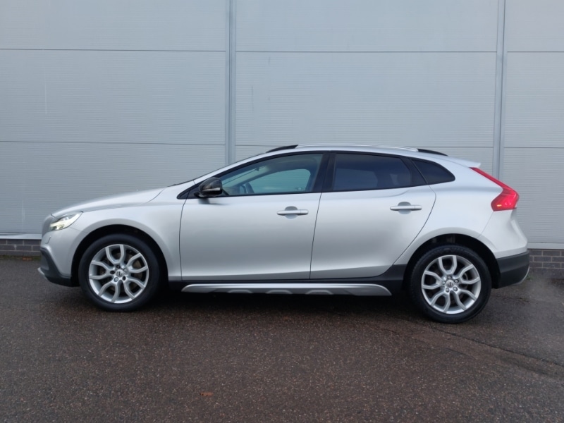Used Volvo V40 2017 for sale - 76639394: Photo 4