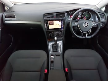 Used Volkswagen Golf 2019 for sale - 76834237: Photo