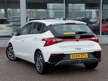 Used Hyundai i20 2024 for sale - 76129716: Photo 3