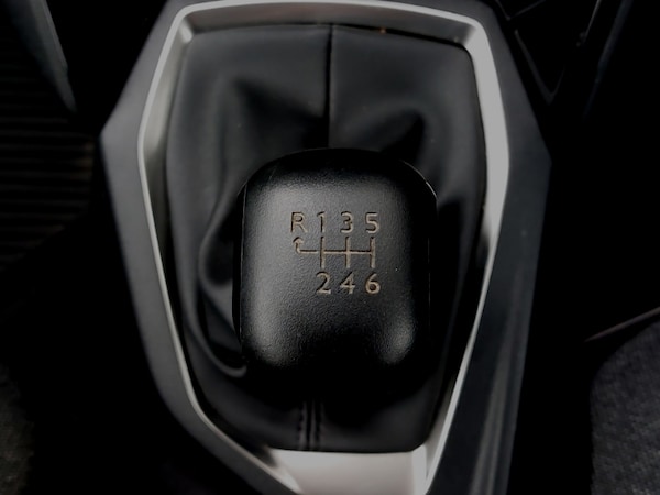 Used Peugeot 2008 2021 for sale - 76160882: Photo 10