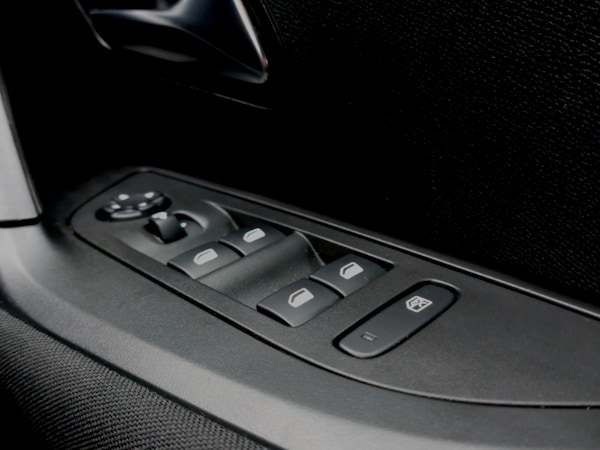 Used Peugeot 2008 2021 for sale - 76160882: Photo 11