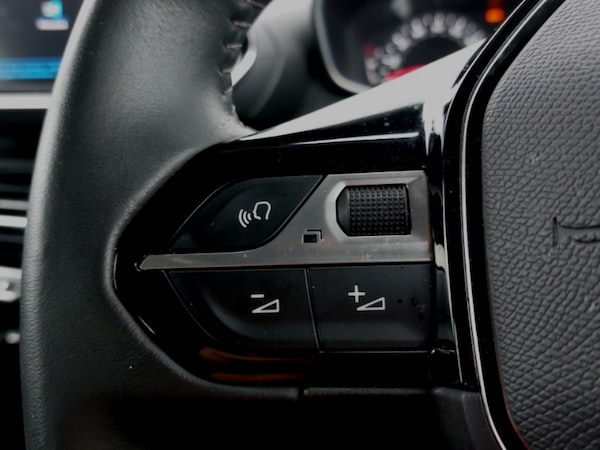 Used Peugeot 2008 2021 for sale - 76160882: Photo 12