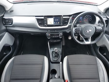 Used Kia Stonic 2018 for sale - 78480366: Photo
